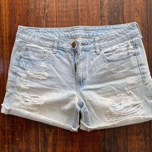 American Eagle Distressed Boy Midi Style Jean Shorts - Light Wash - Sz 10